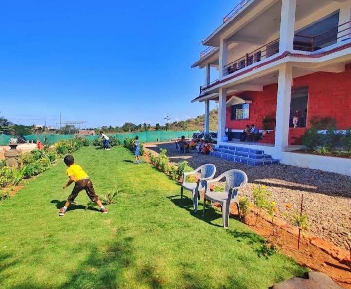 Sunshine Sea View Hotel Alībāg Buitenkant foto