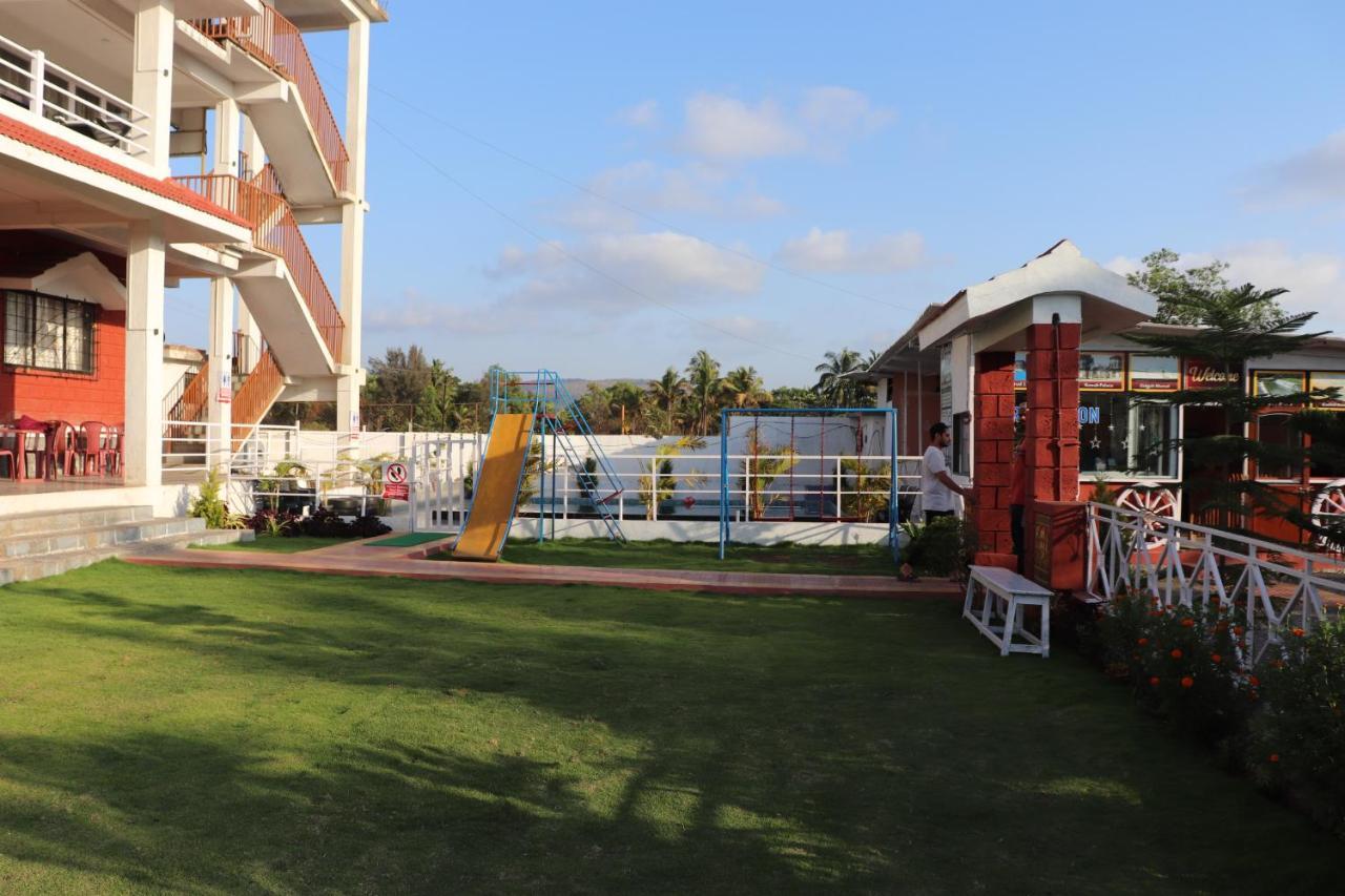 Sunshine Sea View Hotel Alībāg Buitenkant foto